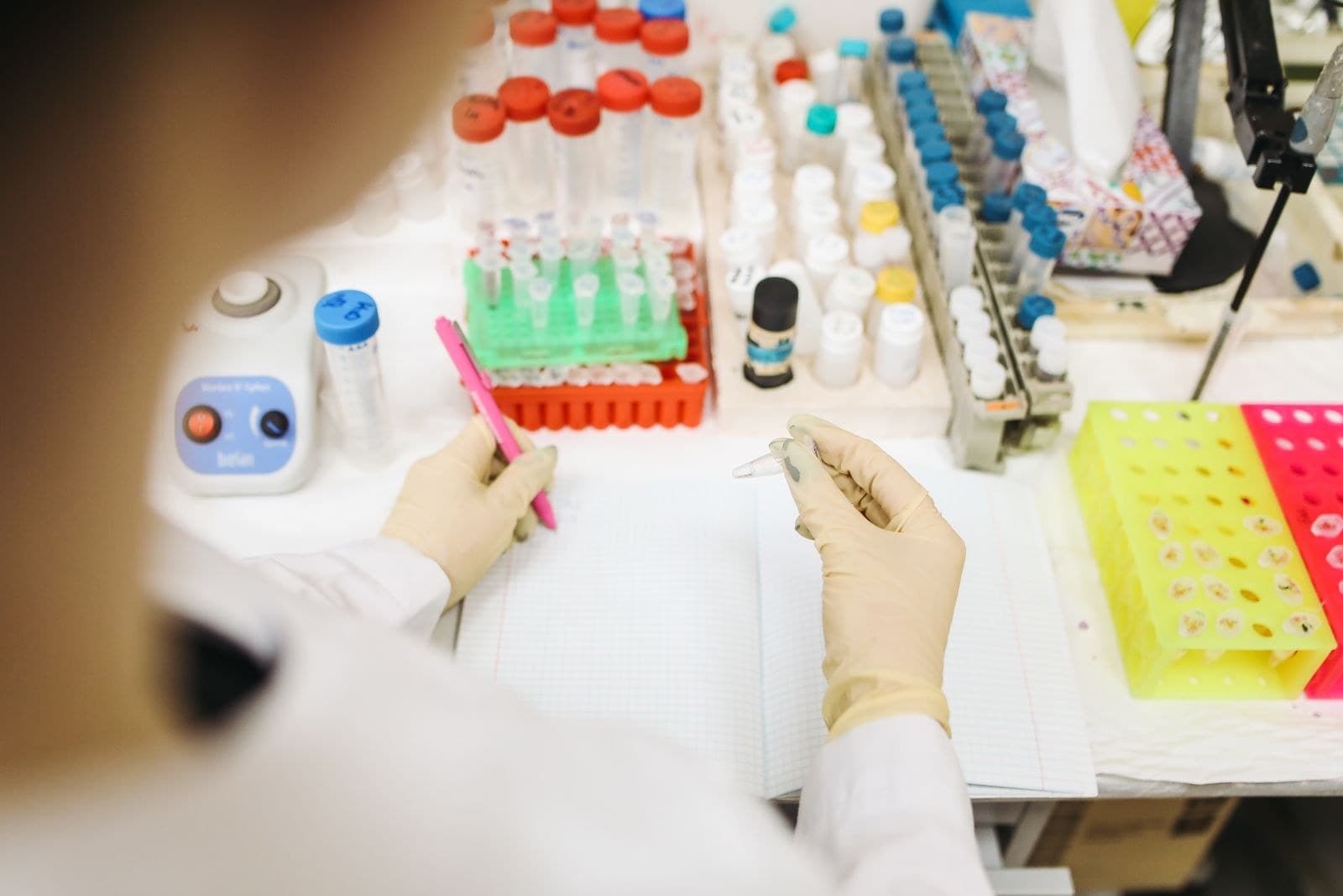 Laboratory plasticware and consumables